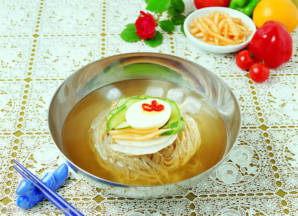 美味 清 汤面 食物 面食 面条 可口 美食 清汤面 小菜 诱人 蔬菜 水果 泡菜 黄瓜 中华美食 餐饮美食