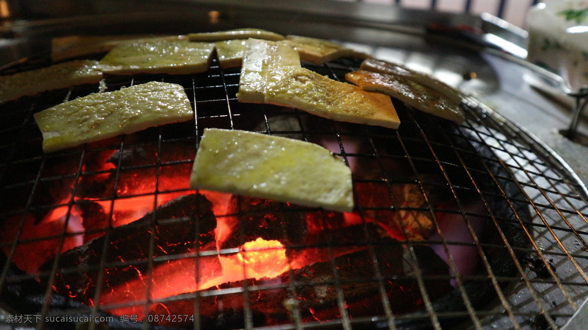 大方烤豆腐 小豆腐 炭火 铁架 火盆 生活百科