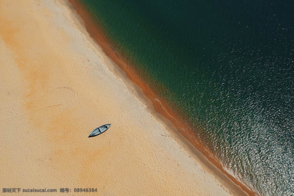 海边 壁纸 桌面 背景 背景图 唯美 浪漫 蓝色 绿色 海岛 岛上 海水 大海 海 小岛 船 小船 船只 风景 高清 横图 水 沙滩 金色 沙子 黄色 自然景观 自然风景