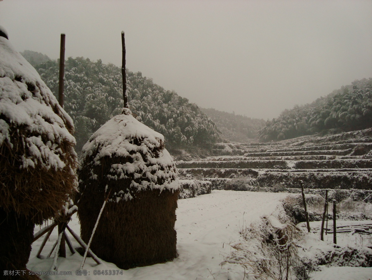 草垛子风光