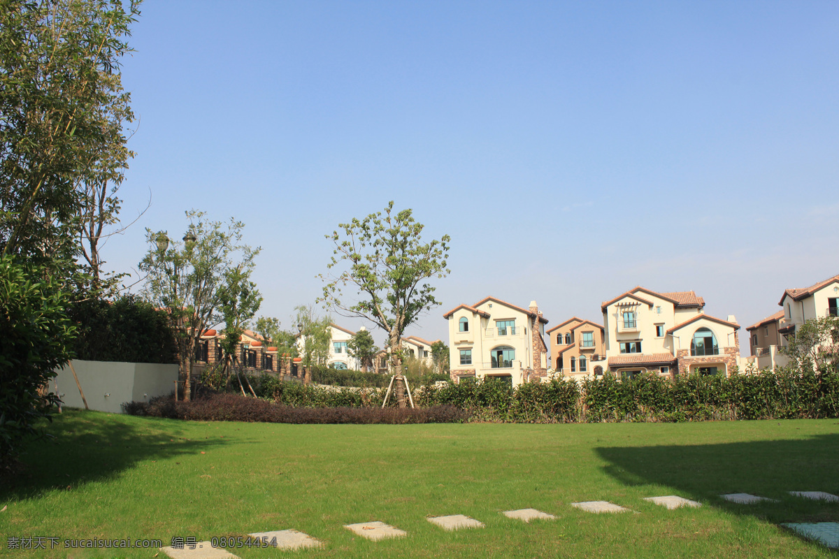 别墅 草坪 建筑摄影 建筑园林 蓝天 绿植 欧式 欧式别墅 鹭港 全景 独栋 家居装饰素材