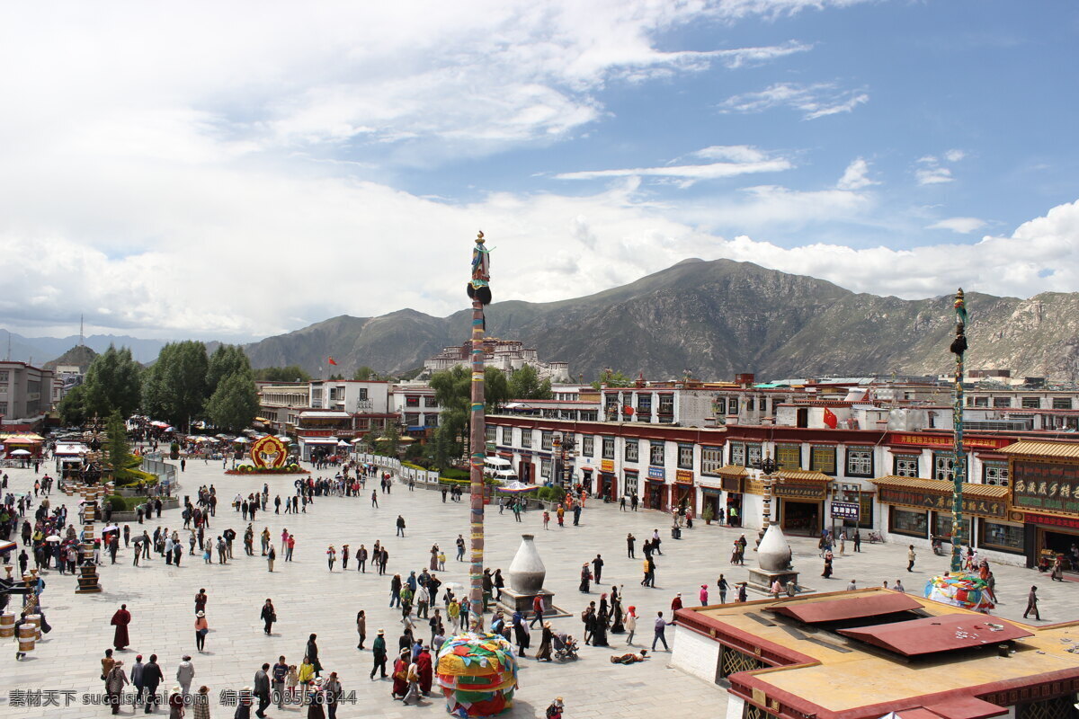 拉萨广场 拉萨 西藏 广场 街道 大街 藏式风格 藏街 骑行川藏线 国内旅游 旅游摄影 白色