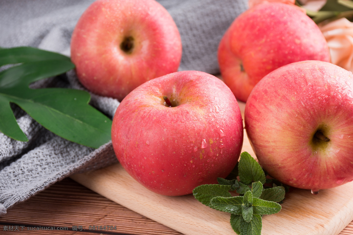 红苹果 苹果 红富士 烟台苹果 新鲜 有机 天然 无公害 美味 水果 生物世界