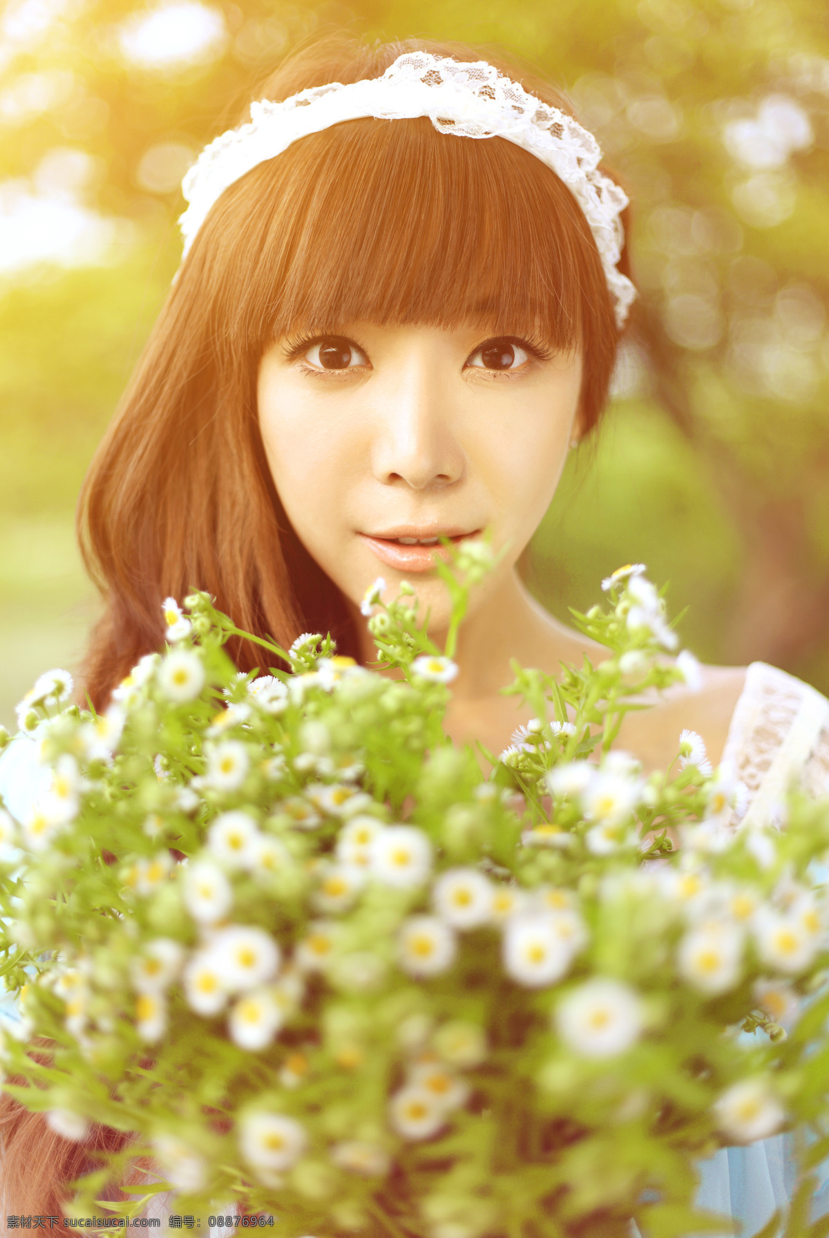 捧 鲜花 美女图片 清纯女生 女孩 花朵 性感美女 性感女人 时尚美女 美女模特 美女写真 美女摄影 女性 人物图片