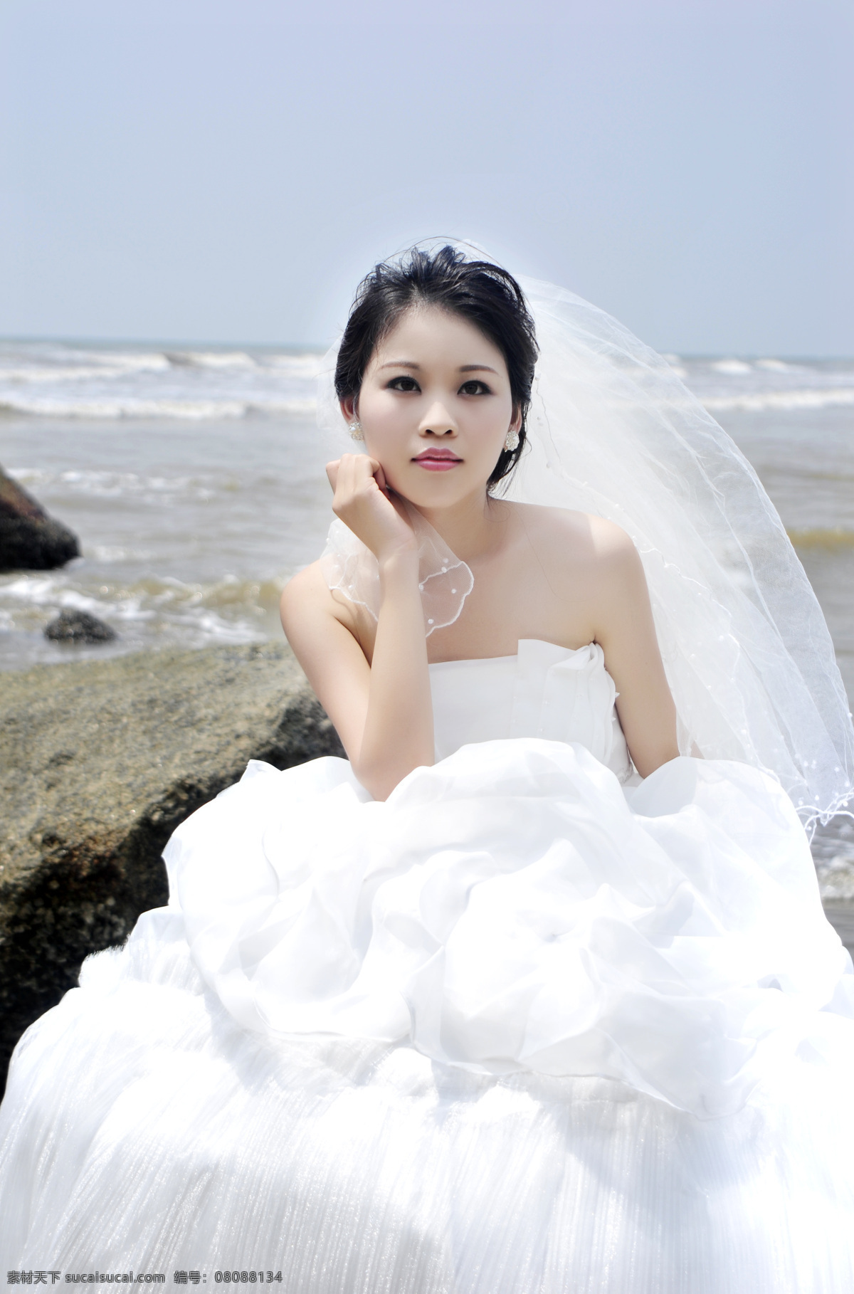 婚纱图片 倒影 海边 黑白 婚纱 剪影 女人 人物 人物摄影 日出 海报 照片 人物图库 其他海报设计