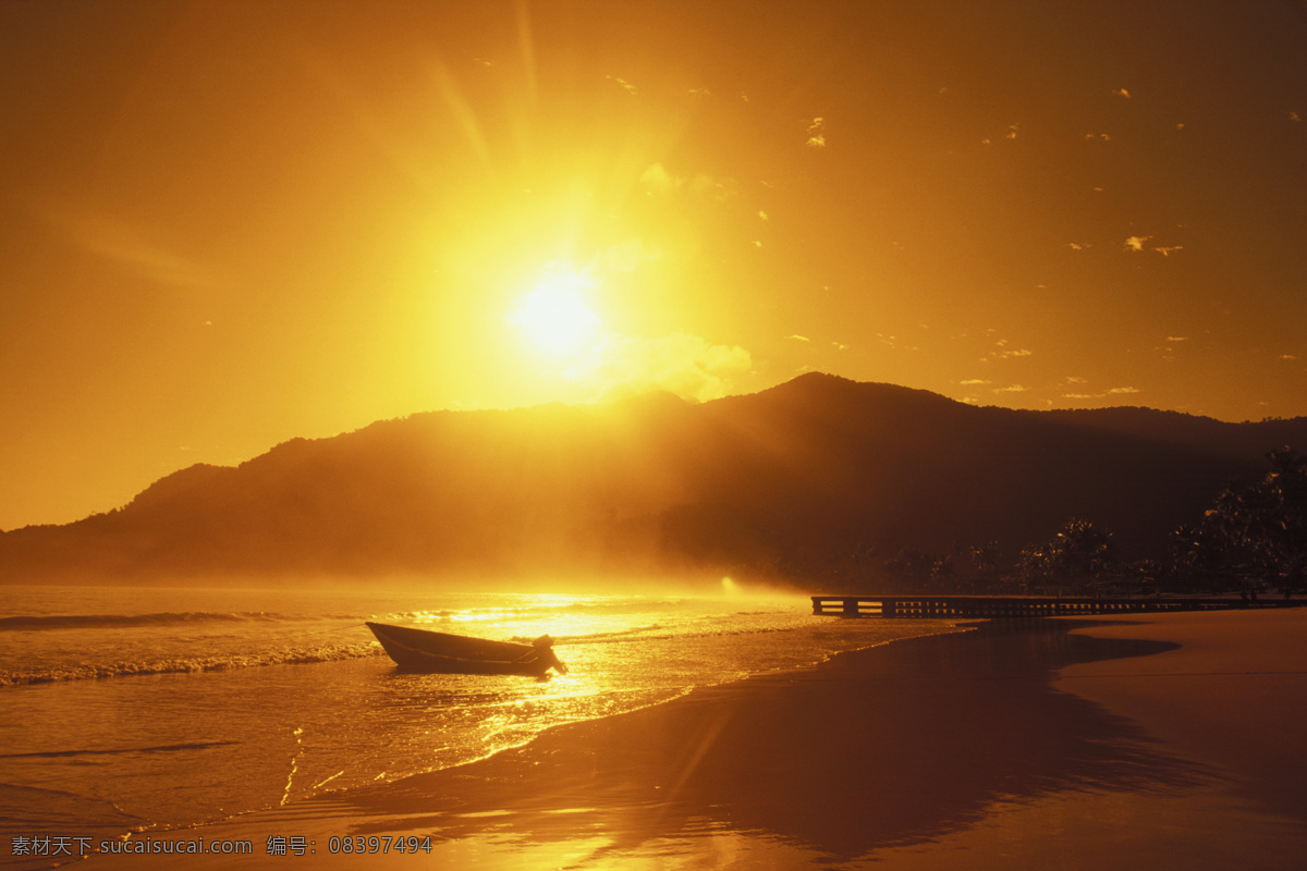 海边 黄昏 落日 景象 船只 大海 漂亮 美景 风景 海岸 岸边 加勒比海岸 高清图片 大海图片 风景图片