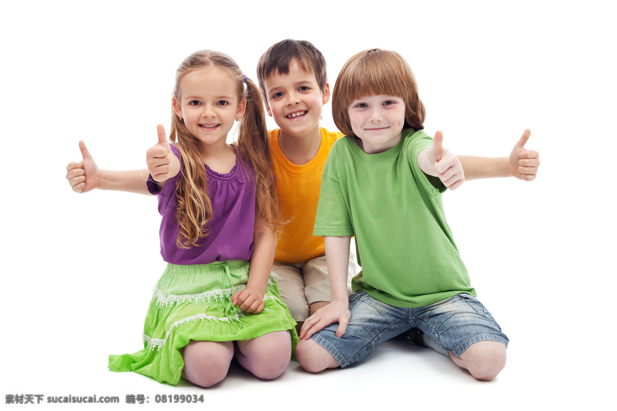 开心的孩子 开心的小孩 快乐的孩子 快乐的小孩 快乐成长 快乐童年 童年生活 愉快童年 欢快童年 上课的小学生 小学生 上课的小女孩 小女孩 学生上课 手拿苹果 拿着苹果 课堂上 课堂 课堂上的女孩 课堂上的学生 人物图库 儿童幼儿