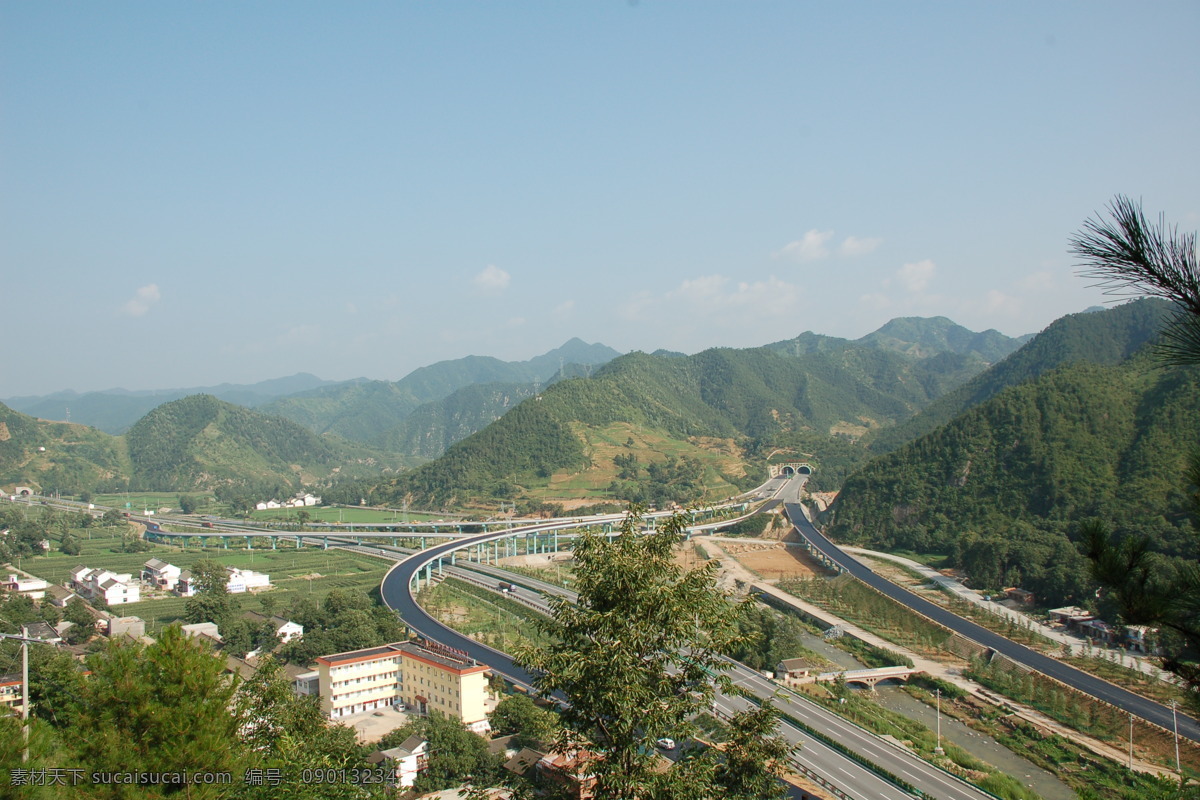 公路 高速公路 道路 跑道 马路 蓝天 白云 山 建筑园林 建筑摄影 自然景观 建筑景观