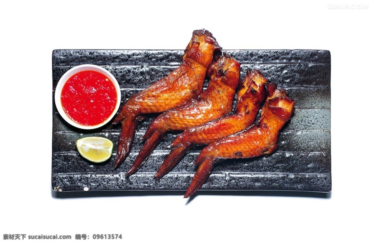 俯视图 美味 烤 翅 酱料 水果 盘子 烤翅 食物 鸡翅 煎烤油炸 餐饮