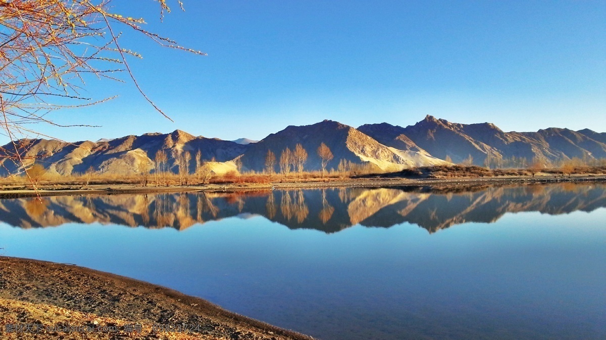 西藏风景 拉萨 倒影 西藏 蓝天 湖面 国内旅游 旅游摄影