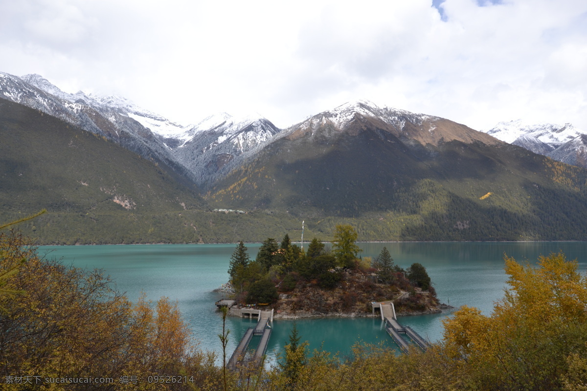 西藏林芝地区 巴松 措 西藏 林芝地区 巴松措 蓝色 湖面 雪山 自然风景 自然景观