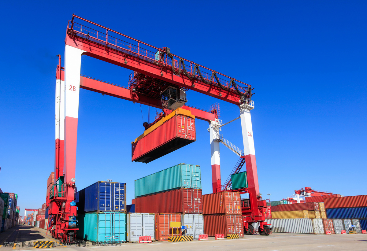 吊车 港口 货柜 集装箱 工业生产 现代科技