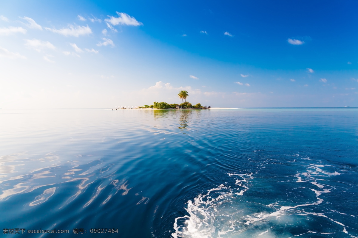 海边景色 海 景色 背景 海岛 清澈的水 海滩 碧水蓝天 水 海浪 水纹 天空 云彩 自然 海水 照片