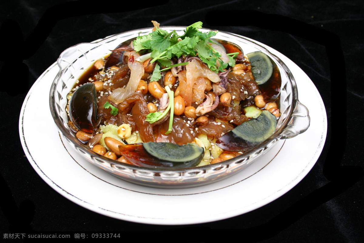 老醋六样 花生米 皮蛋 海蜇 香菜 中华美食 美味 熟菜 装饰 盘子 餐饮美食 传统美食 摄影图库