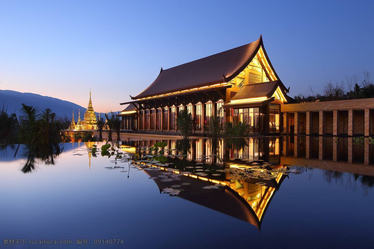 云南 西双版纳 万达文华 度假 酒店 旅游酒店 泰缅建筑风格 水池 金塔 夜空 灯光 倒影 景观 建筑风光 旅游摄影 国内旅游
