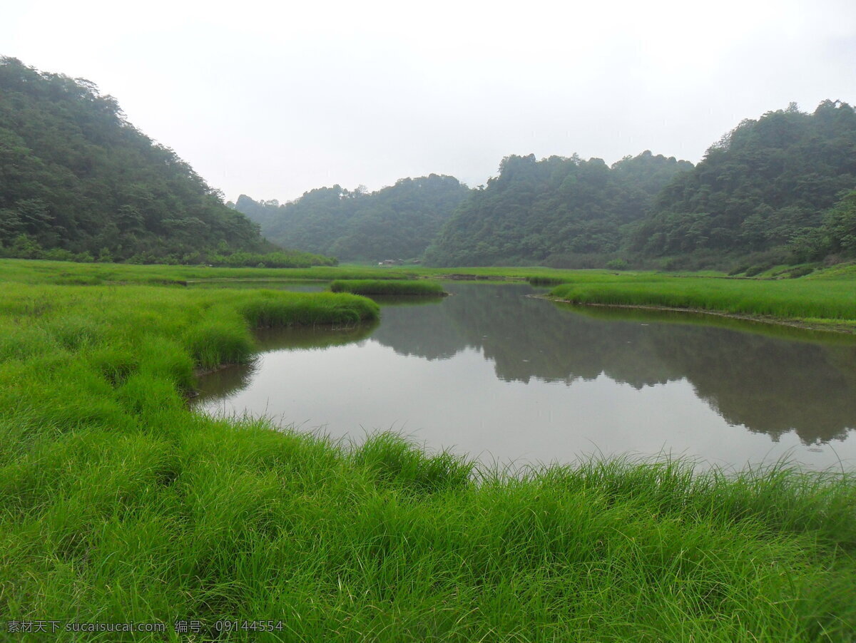 湿地景观 绿草 河水 望鱼古镇 海子山 高山 湿地 田园风光 自然景观