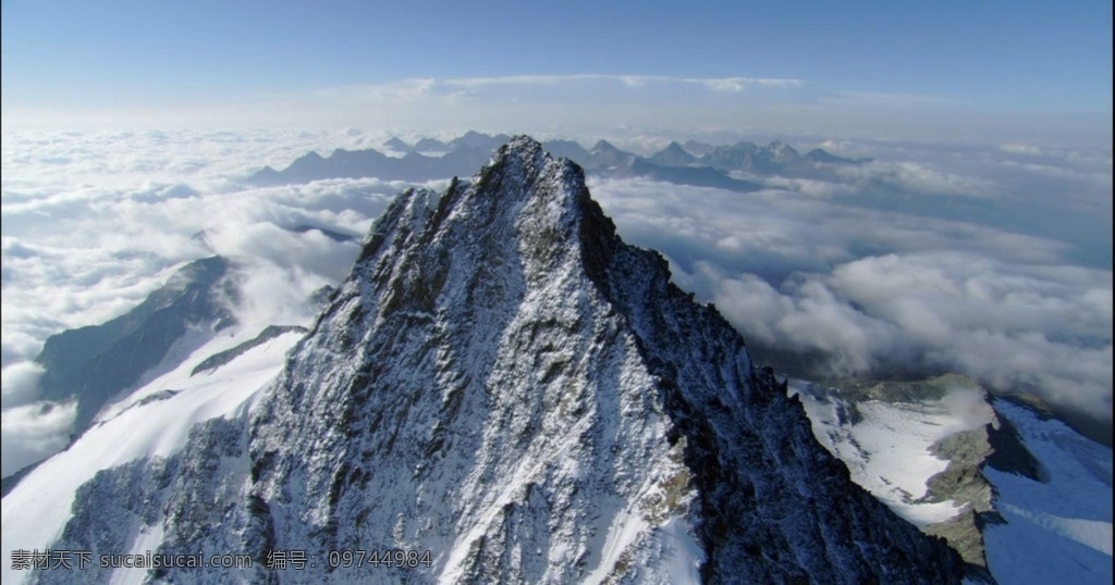 雪山航拍 雪山 云海 天空 冬天 雪景 雪山系列 自然风光 实拍视频 源文件 mov