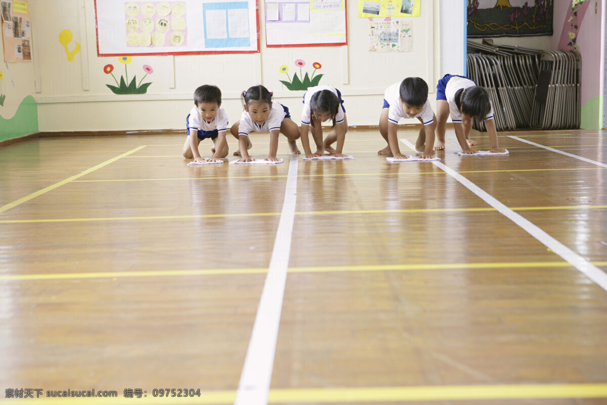 幼儿园 里 小朋友 儿童世界 可爱儿童 小孩子 小孩儿 可爱 小学生 小女孩 小男孩 儿童幼儿 儿童图片 人物图片