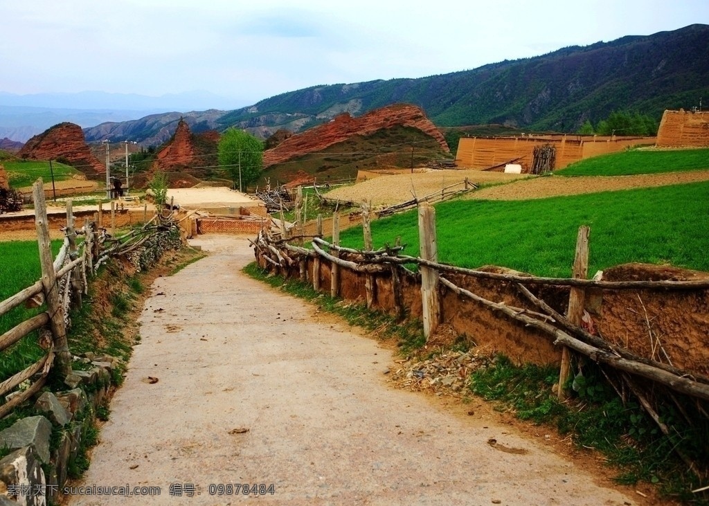 丹霞地貌 青海 坎不拉 丹霞 地貌 土路 木栏 田原 青海坎不拉 自然风景 自然景观