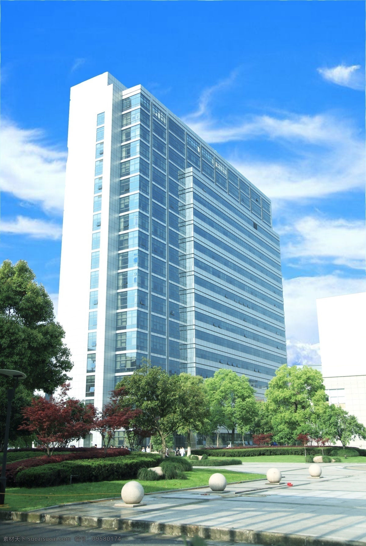 蓝天 白天 楼 博爱楼 大楼 清爽 自然景观 建筑园林 白色