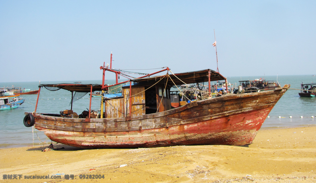 北海海滨公园 北海风光 北海 广东北海 海滩 沙滩 破船 渔船 旅游摄影 国内旅游 黄色