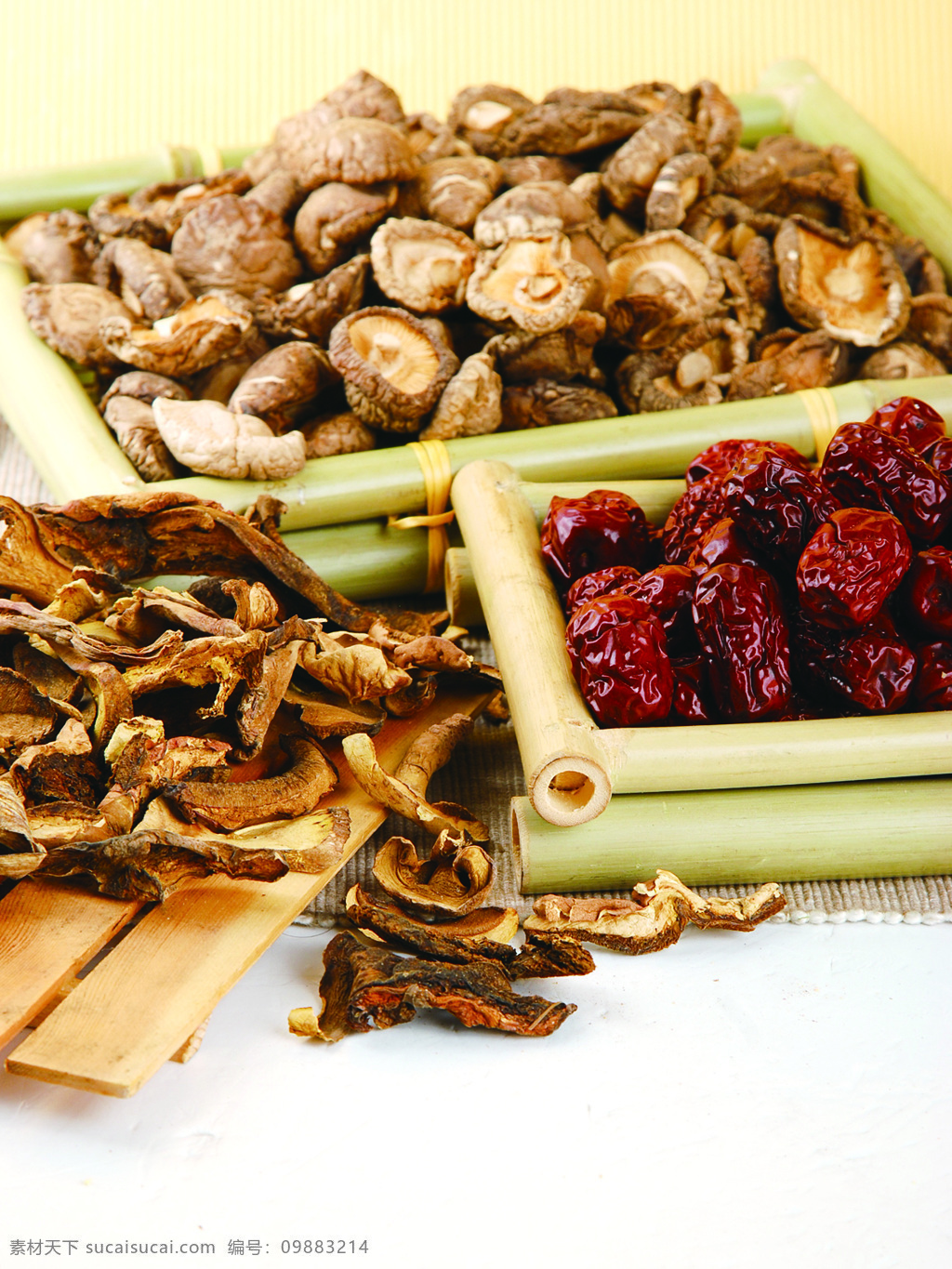 牛肝菌 干 香菇 滩 枣 组合 食物摄影 干杂食品 食物原料 牛肝 菌干 滩枣 超市 商场 常 生鲜 传统美食 餐饮美食