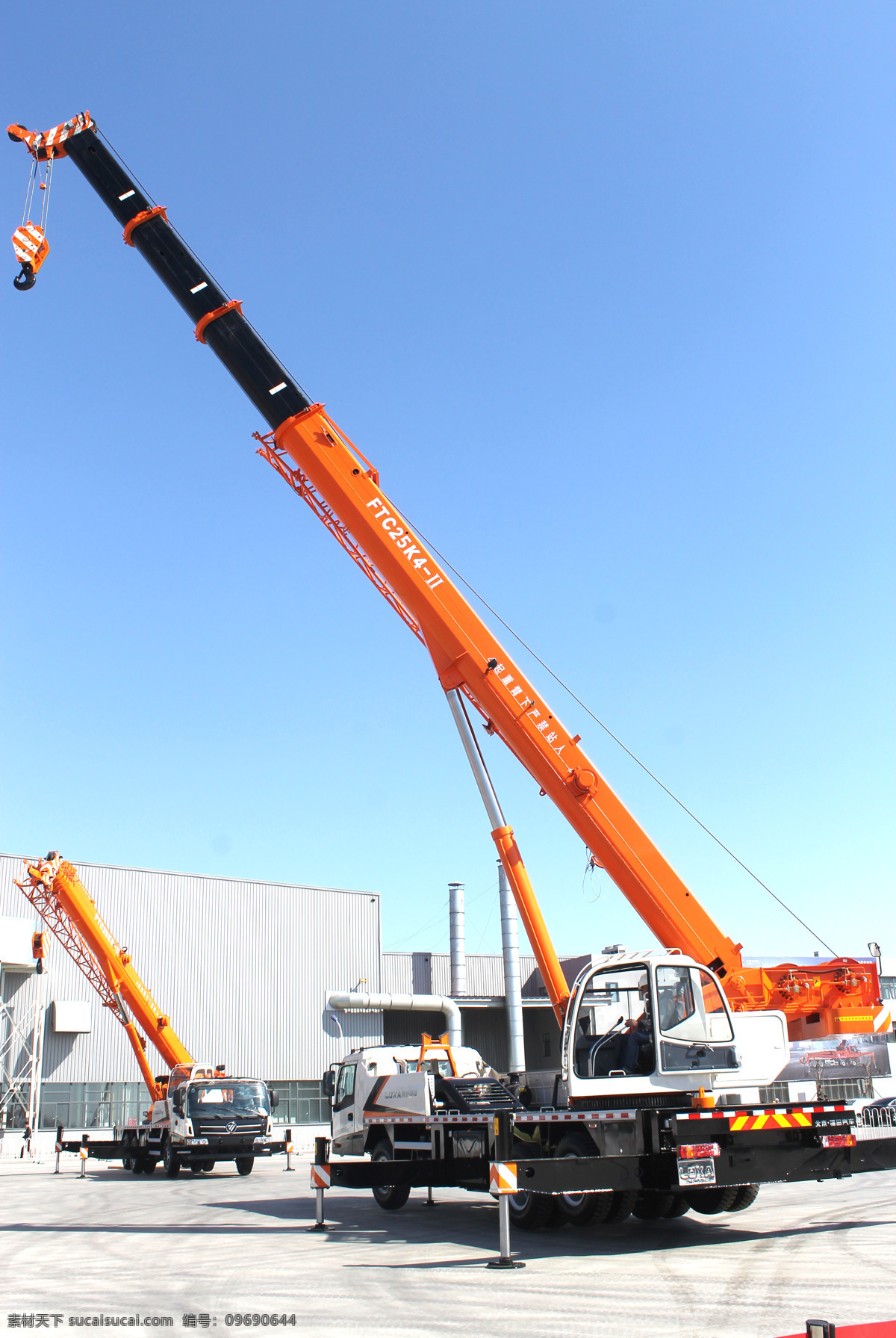 雷 萨 重机 产品系列 雷萨重机 起重机 水泥车 起重设备 起重机械 起重运输机械 工业生产 现代科技 白色