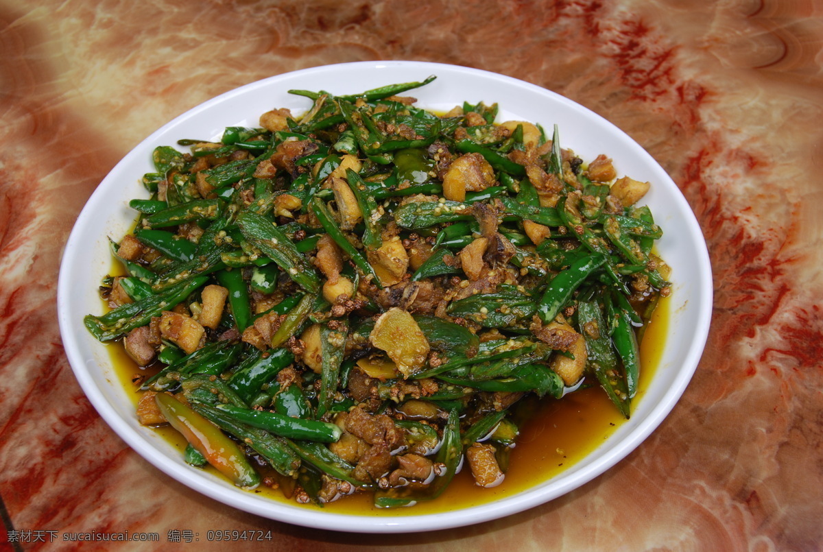 青椒辣子鸡 鸡肉 爆炒 青椒 辣子鸡 一盘 餐饮美食 传统美食