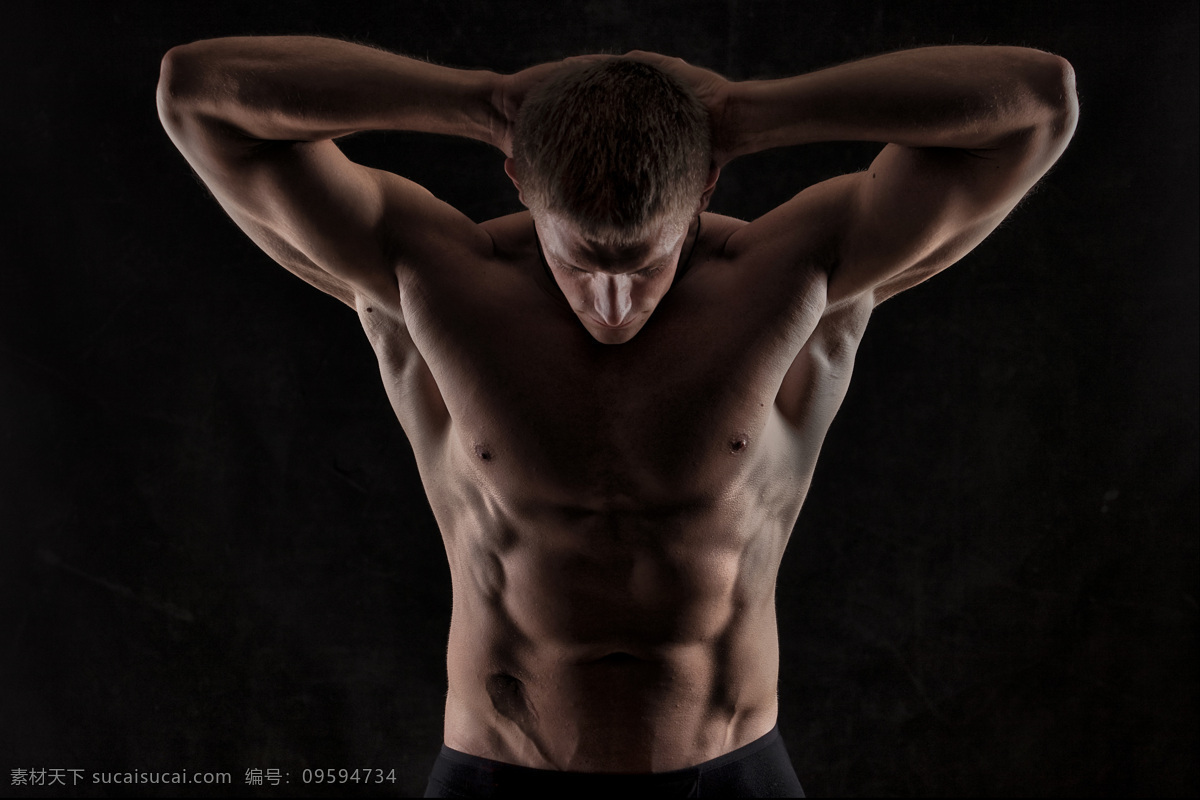抱头 展示 肌肉 男人 横构图 肌肉男 人物 强壮 胸肌 腹肌 健康 锻炼 强身健体 练功房 练身房 运动 健美 手势 展示肌肉 教练 模特 健美图片 高清图片 男人图片 人物图片