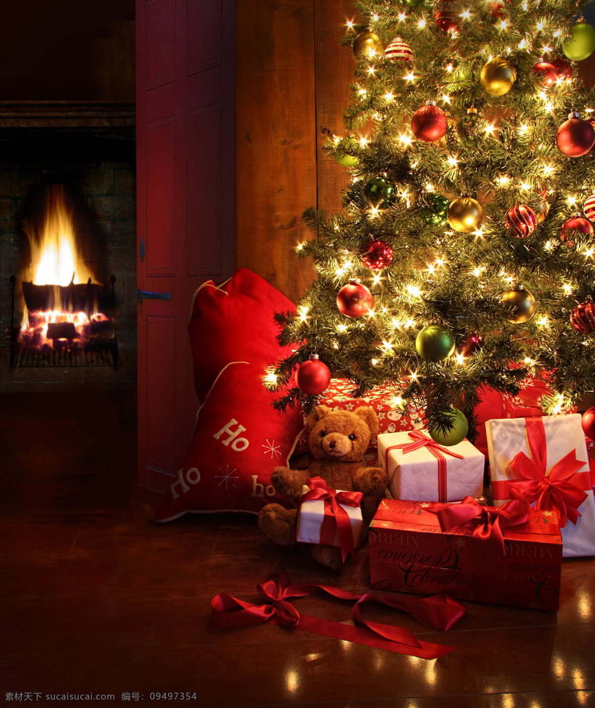 家里 美丽 圣诞树 圣诞节 家庭 礼物盒 小熊 蝴蝶结 吊饰 节日庆典 生活百科