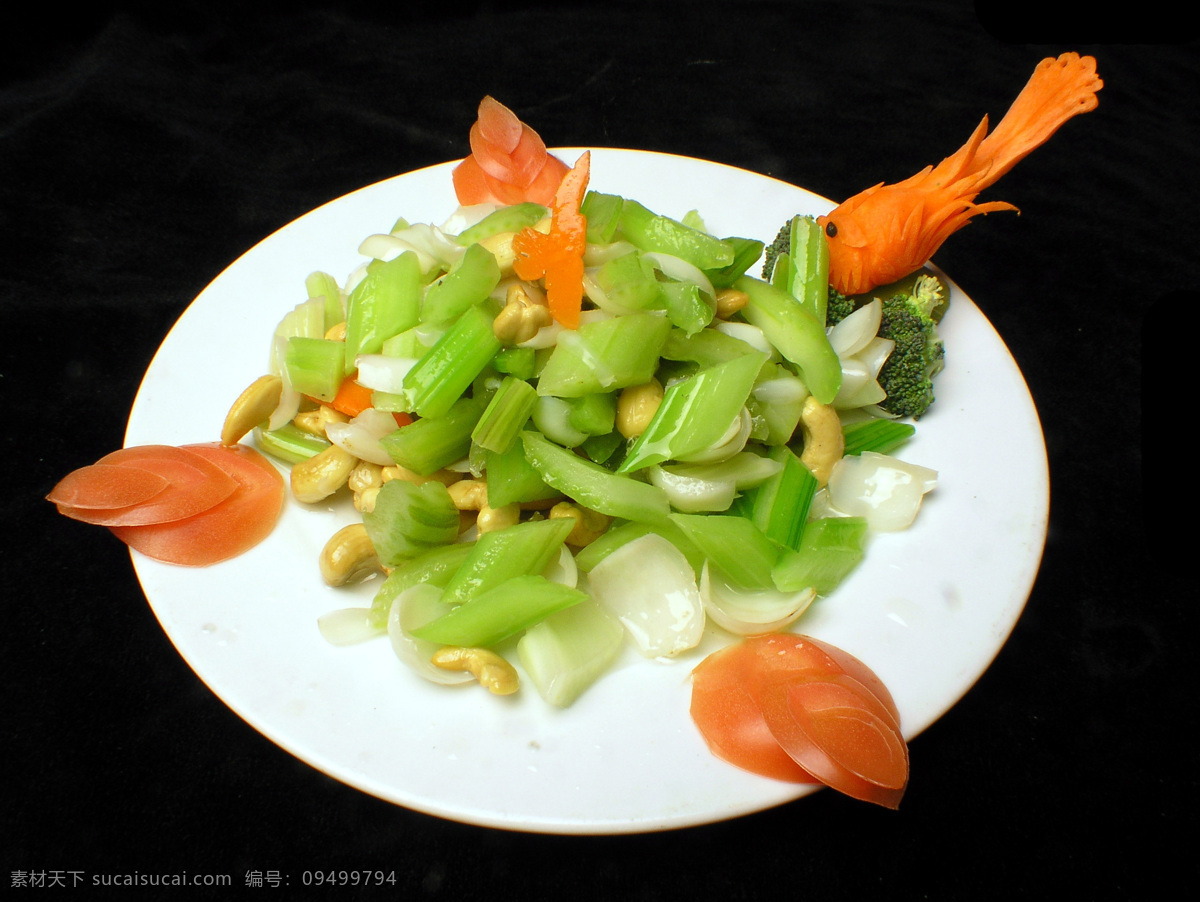 西芹 腰果 炒 百合 家常菜 农家菜 中华美食 美味 熟菜 鲜花 装饰 盘子 餐饮美食 传统美食 摄影图库