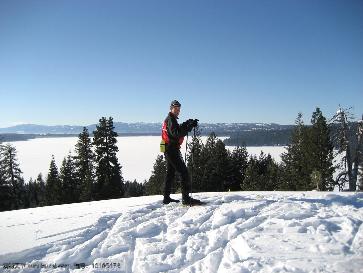 滑雪运动 滑雪 雪上运动 冒险 帅哥 雪橇 运动 太阳镜 蓝天白云 太阳 滑雪海报 旅游 运动员 滑雪板 文化艺术 体育运动 摄影图库