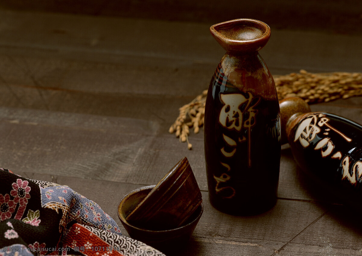 日本清酒 日本 清酒 稻谷 酒 陶瓷瓶 传统文化 文化艺术