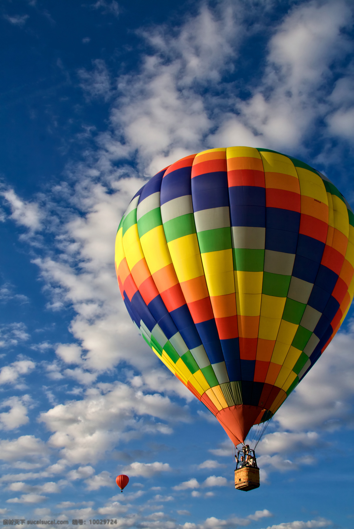 天空 中 热气球 蓝天白云 炫彩 彩色热气球 汽车图片 现代科技
