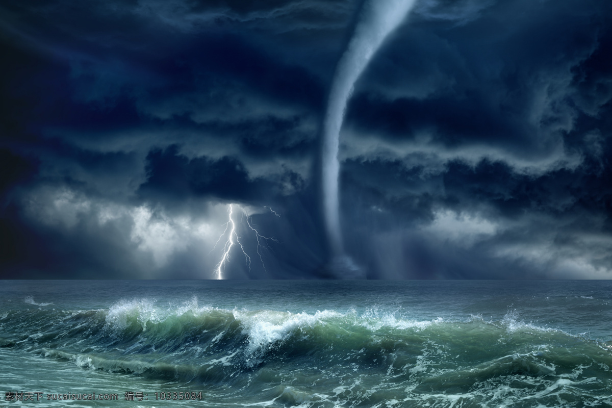 海面 上 龙卷风 闪电 乌云 自然灾害 灾难 山水风景 风景图片