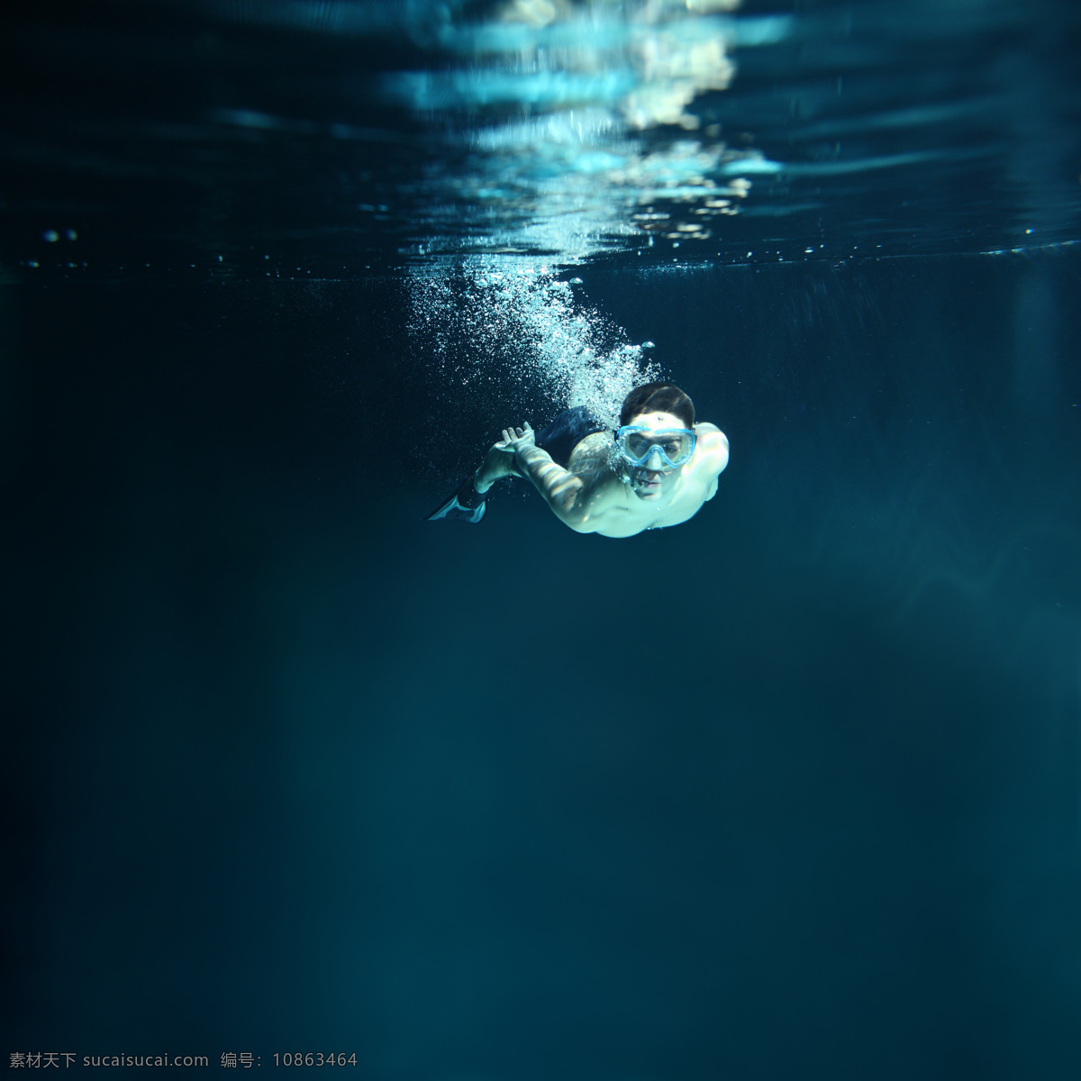 水中 游泳 运动员 潜水运动员 男子 体育运动员 体育运动 体育运动项目 生活百科