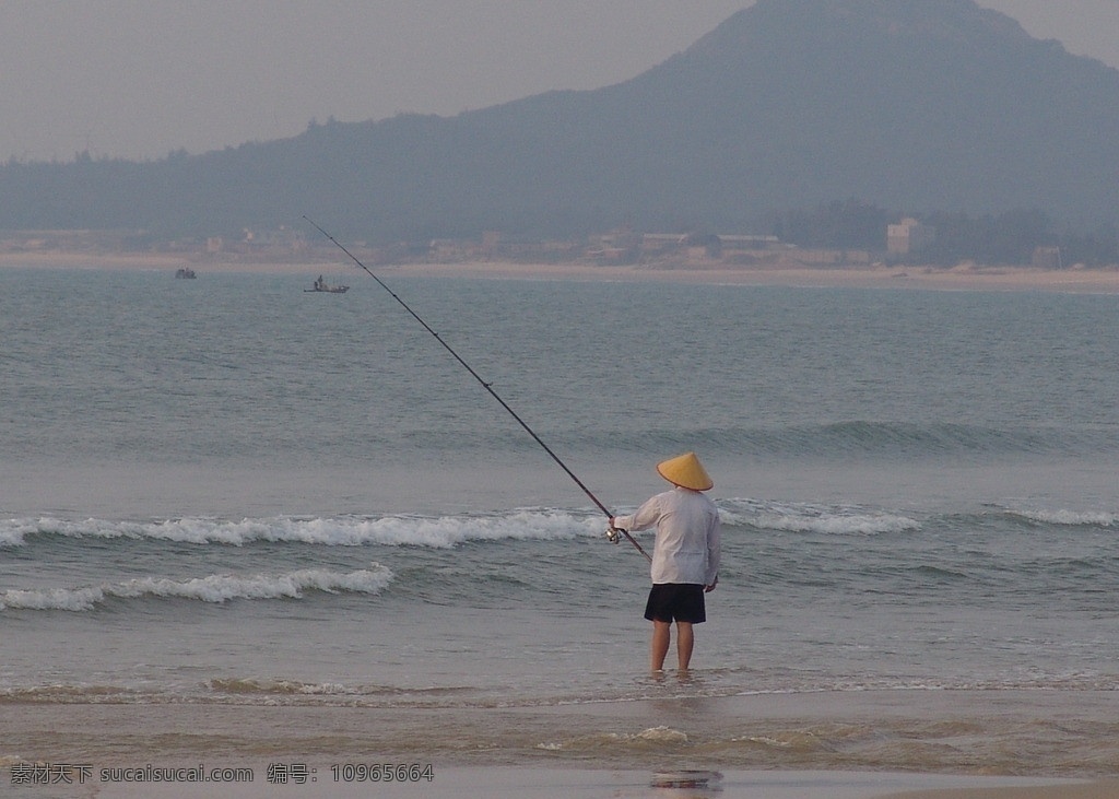 钓鱼 老人钓鱼 海边 大海 老人 日常生活 人物图库