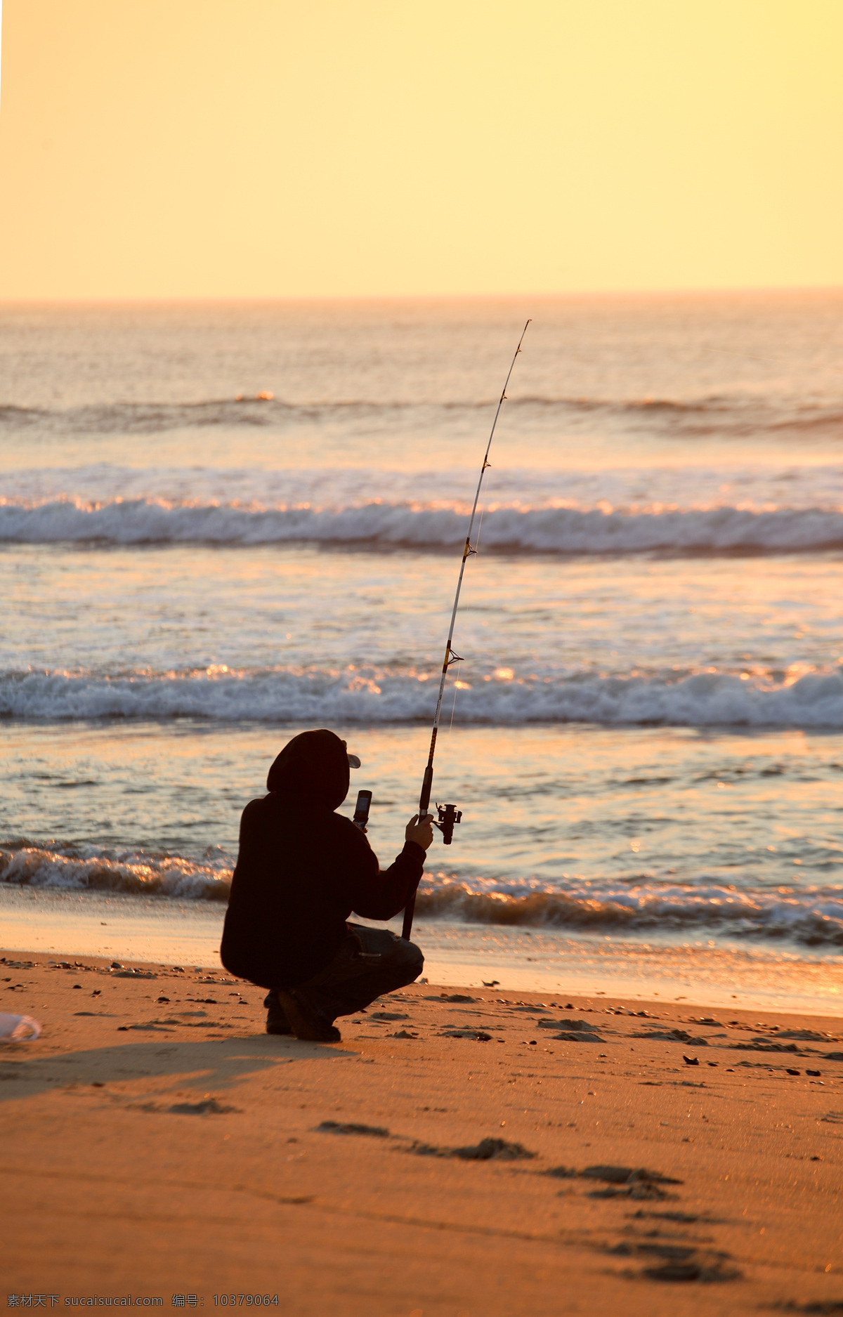 海边钓鱼人 海边 大海 海滩 海浪 钓鱼 休闲 娱乐 人物摄影 人物图库