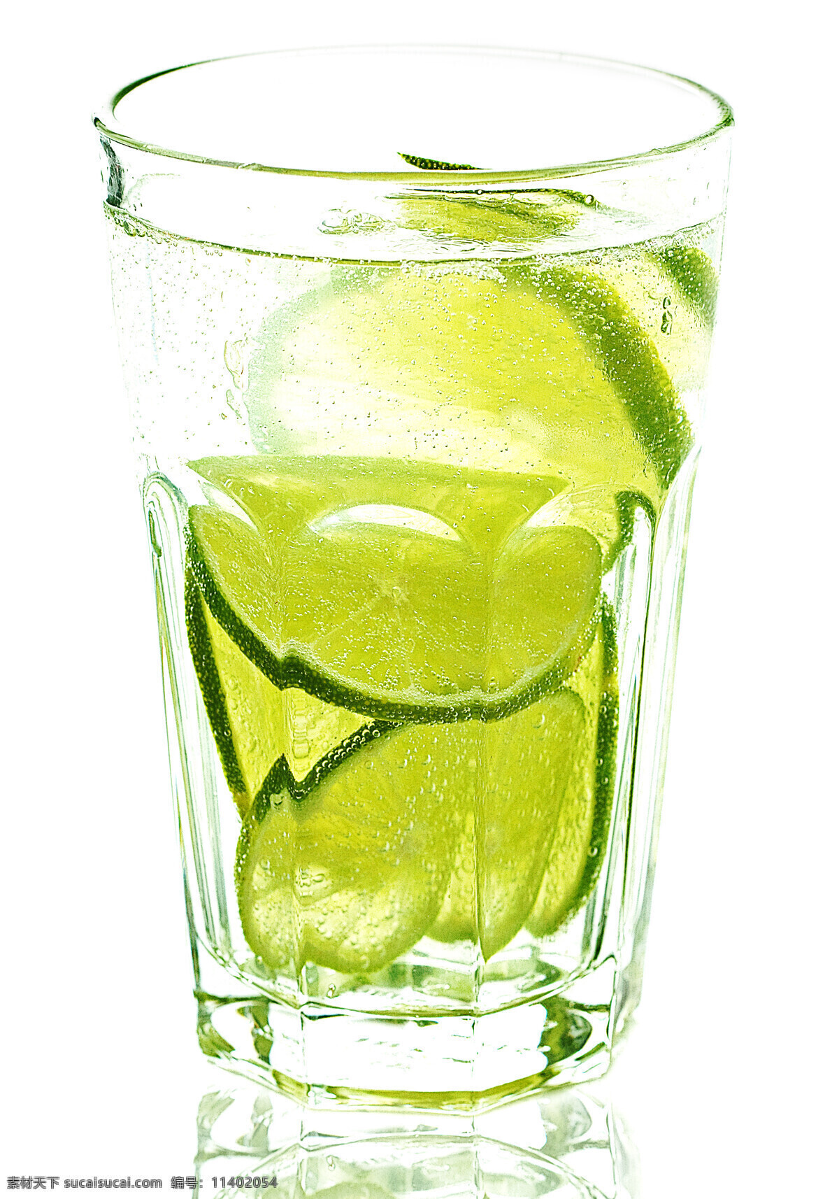 冰镇 柠檬水 柠檬片 果汁 冒水泡 清爽 解渴 玻璃杯 液体 常用饮料之一 中外饮料酒水 饮料酒水 餐饮美食