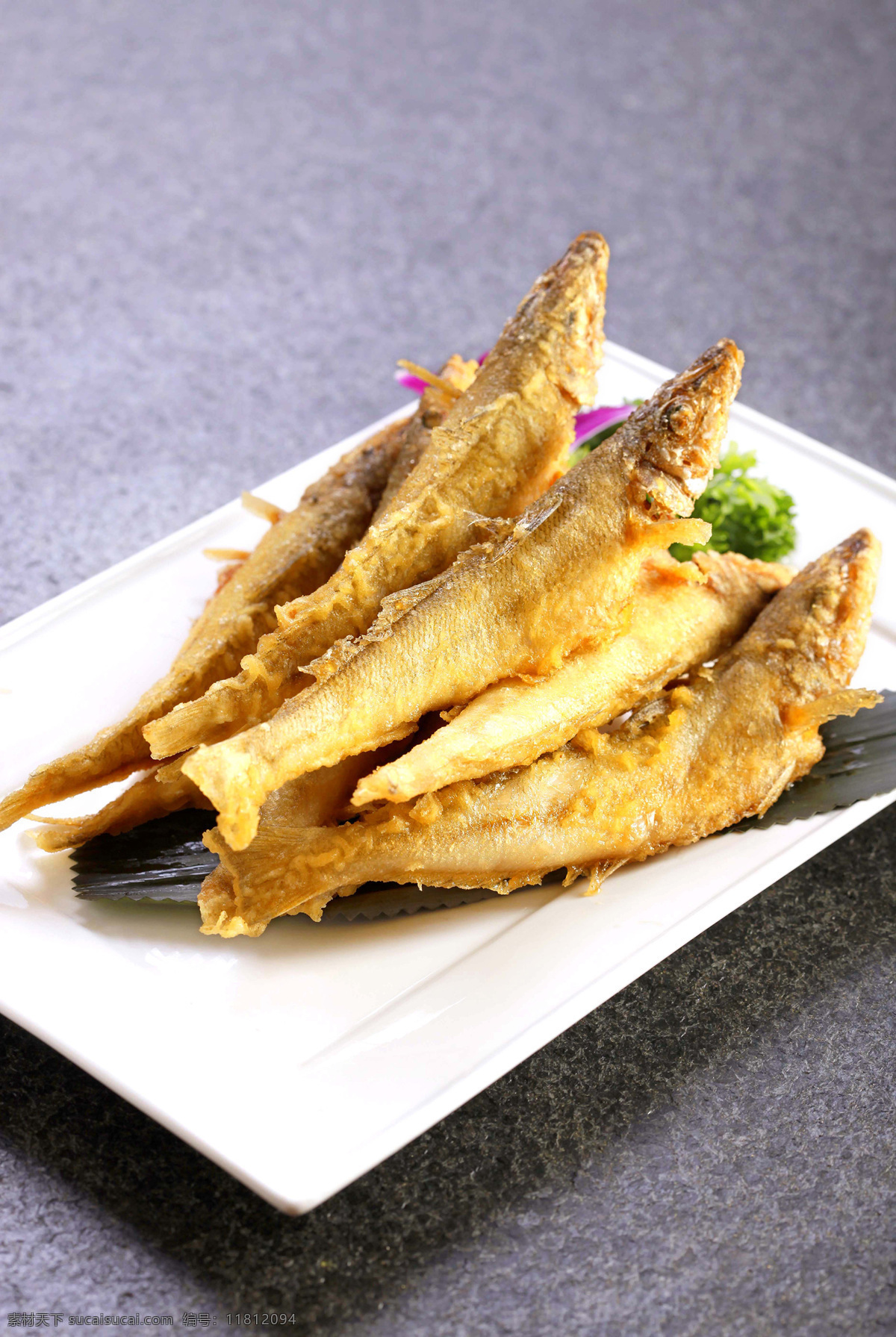 干炸沙丁鱼 沙丁鱼 油炸 沙甸鱼 萨丁鱼 鳁 鰯 美味 传统美食 餐饮美食