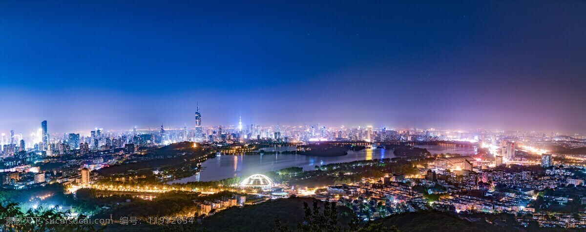 紫金山 俯瞰 南京城 夜景 市中心 公园 湖 建筑 摩天楼 楼群 万家灯火 夜空 景观 景点 旅游摄影 建筑风光 国内旅游