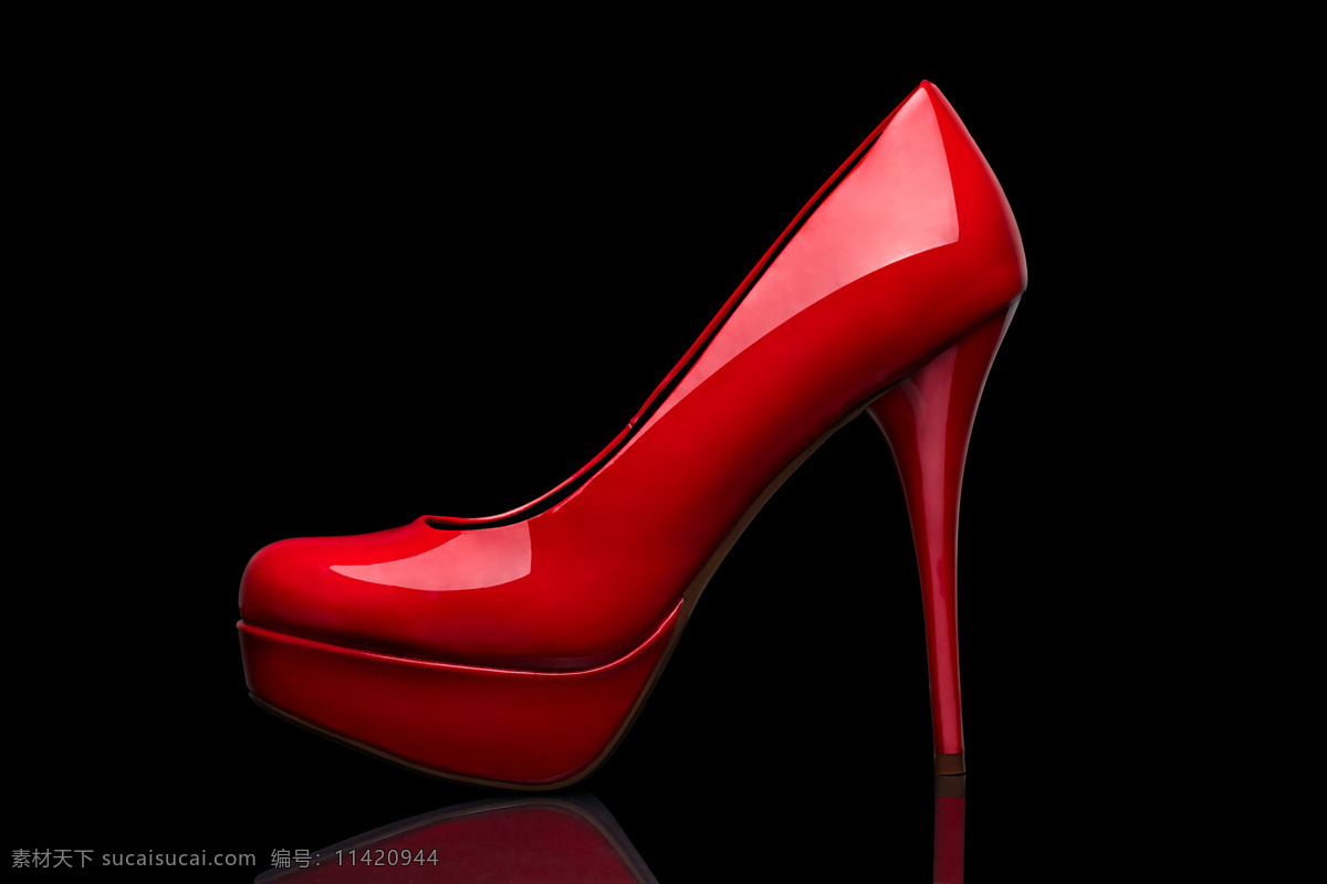 黑色 背景 下 红色 高跟鞋 黑色背景 女鞋 珠宝服饰 生活百科