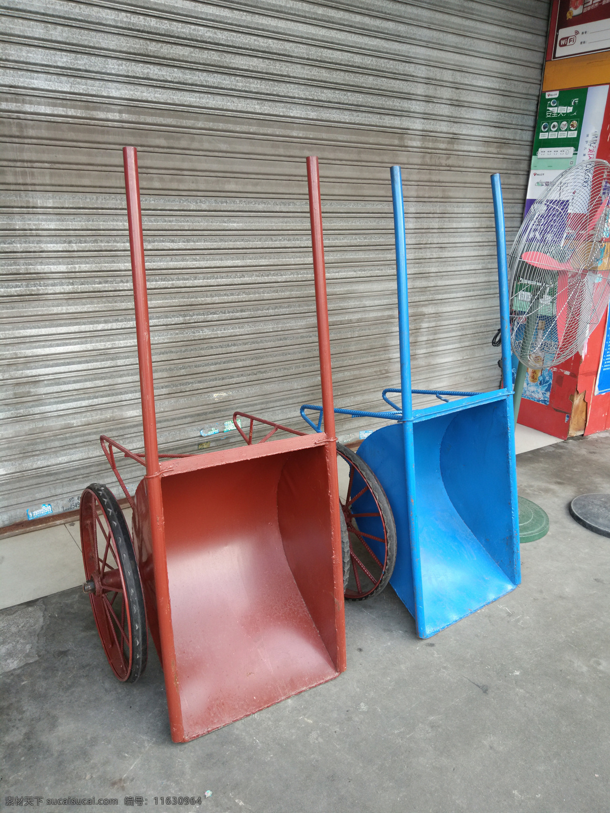 小卡车图片 小斗车 玩具车 花坛 花艺 铁艺 家具 农具 玩具 生活百科 生活素材
