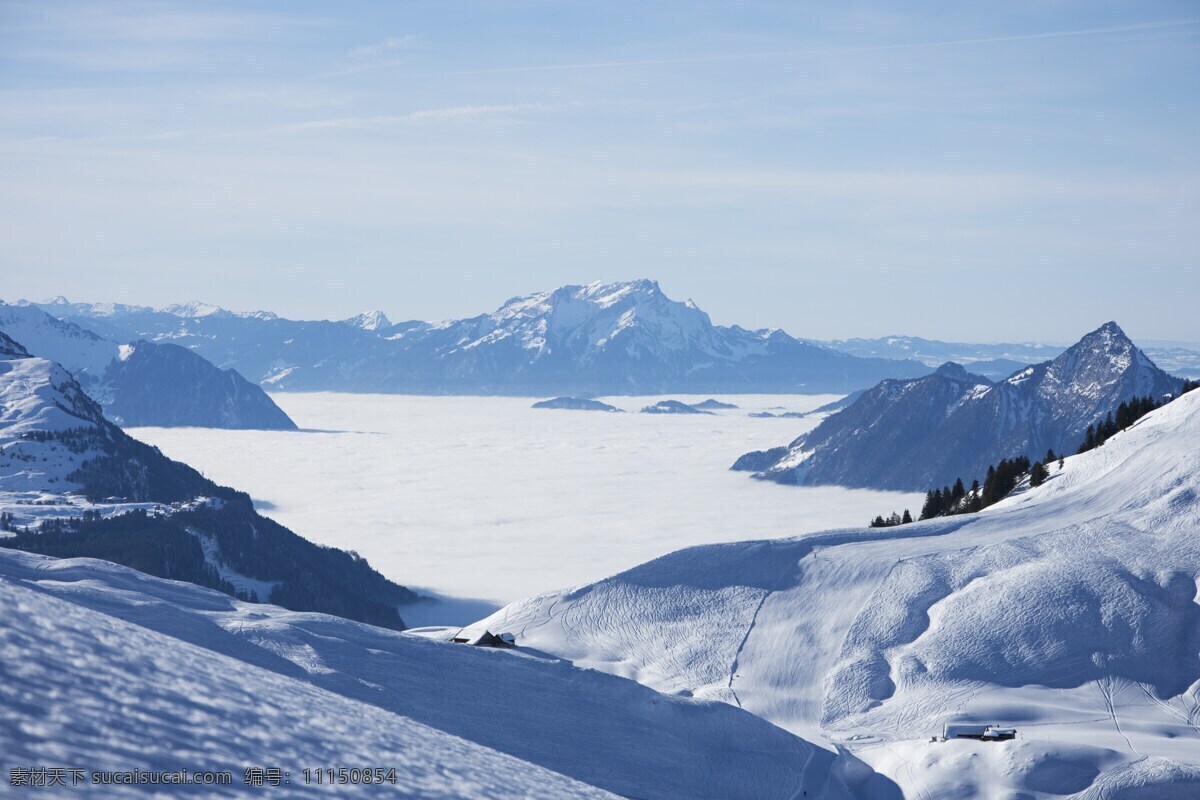 雪山 阳光 晴朗 景观 山脉 积雪 寒冷 冬季 阳光下的雪山 旅游摄影 国内旅游