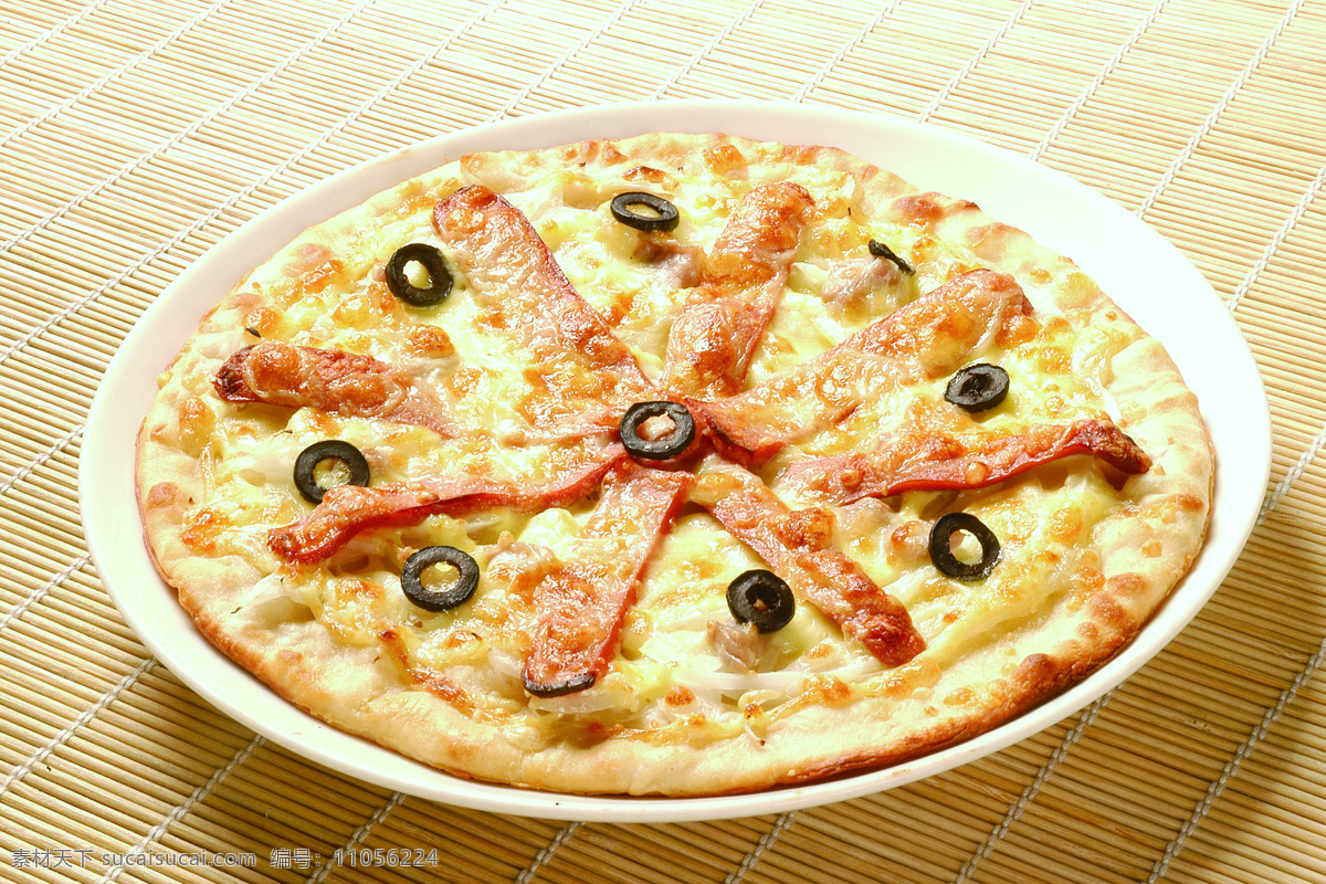 日本里料理 什锦 意 式 香肠 披萨 香肠披萨 西餐 西餐美食 餐饮美食 日本料理 寿司 美食 饭团 餐饮 日式美食 西餐料理摄影