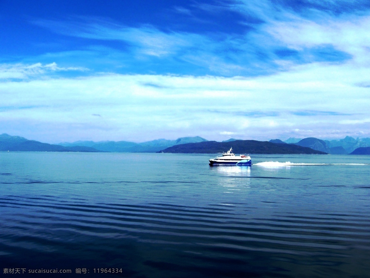 美丽海景 海洋风景 大海 船 海平面 海面 海水 美丽风景 海景 摄影图 海洋海边 自然景观 蓝色