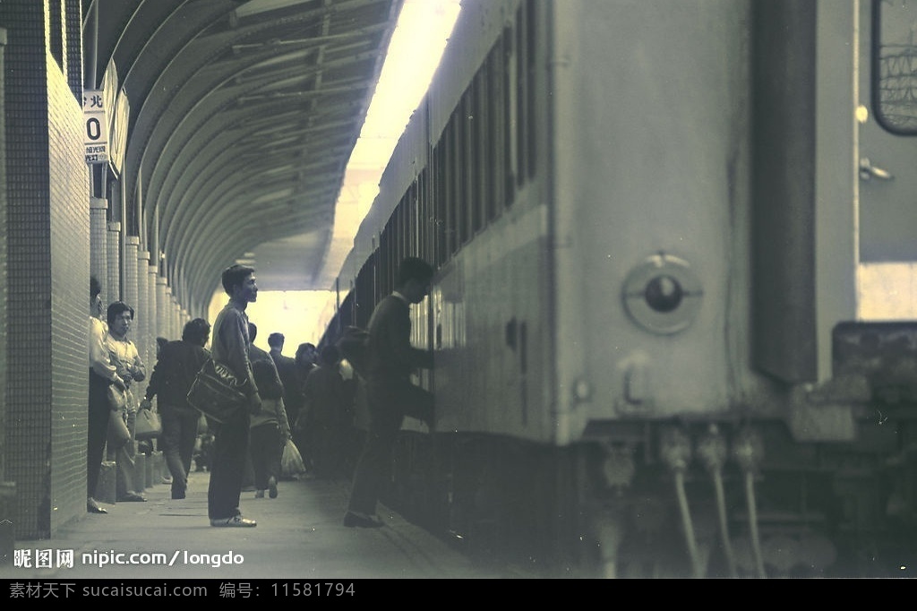 旧照片月台 古老火车 老照片 怀旧 铁路 经典照片 黑白照片 相册 台湾 火车 年代 以前 旅游摄影 国内旅游 摄影图库