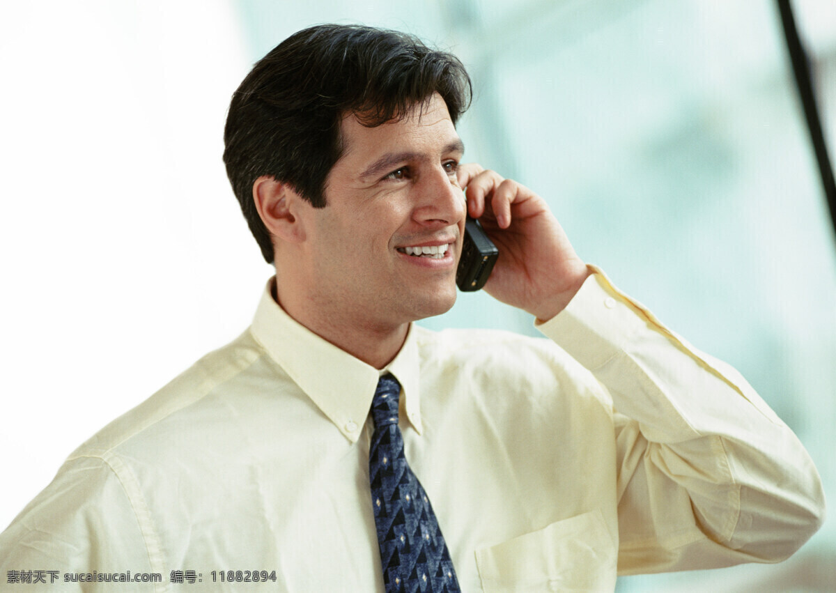 接 电话 办公室 衬衫 接电话 经理 领带 人物图库 通话 笑容 外国人 职业人物 家居装饰素材 室内设计