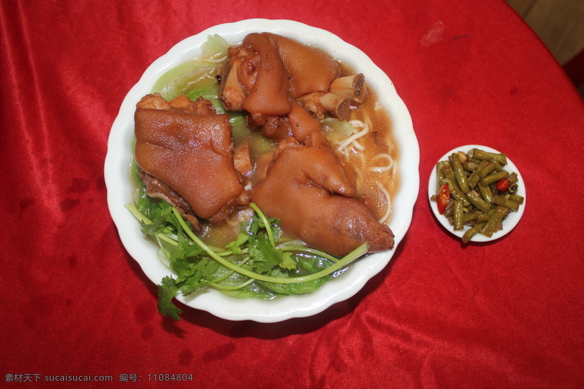 中国美食 猪手 酸豆角 青菜 菜心 清汤 汤面 葱花 汤碗 碟 猪手面 香菜 传统美食 餐饮美食
