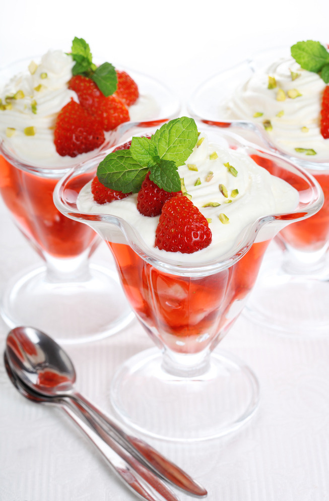 草莓蛋糕 草莓 大草莓 红草莓 草莓采摘 可口水果 水果 餐饮美食 西餐美食